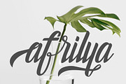 Holidays Typeface, a Font by Sundawani Typeface (Thumbnail 3 of 7)
