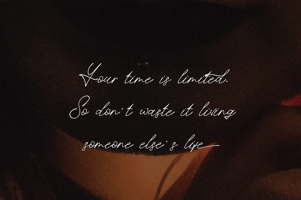 Rosanthie Signature Script Font, a Script Font by Anomali Creatype (Photo 7 of 12)