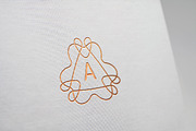 24 Elegant Logo Templates, a Branding & Logo Template by Sarten (Thumbnail 4 of 7)