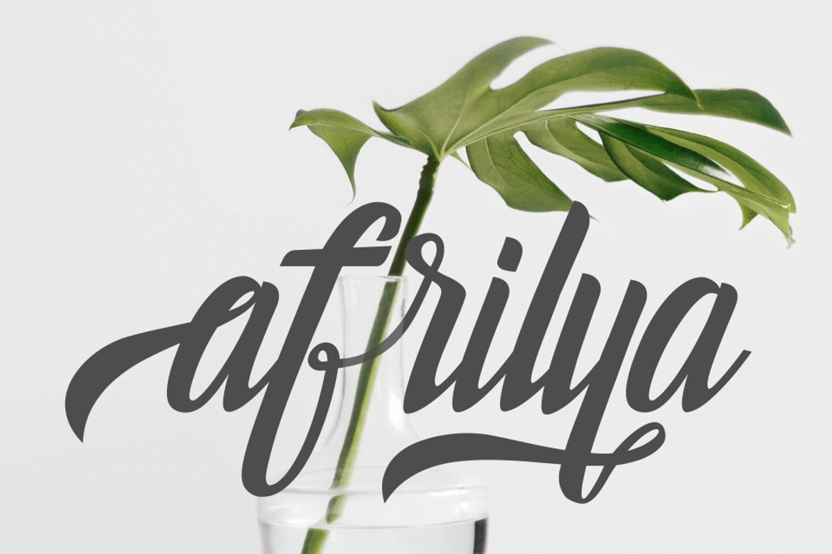 Holidays Typeface preview 3