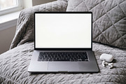 Elvora - Macbook Device Mockup, a Mac Mockup by Heinzel Std Mockup (Thumbnail 3 of 6)