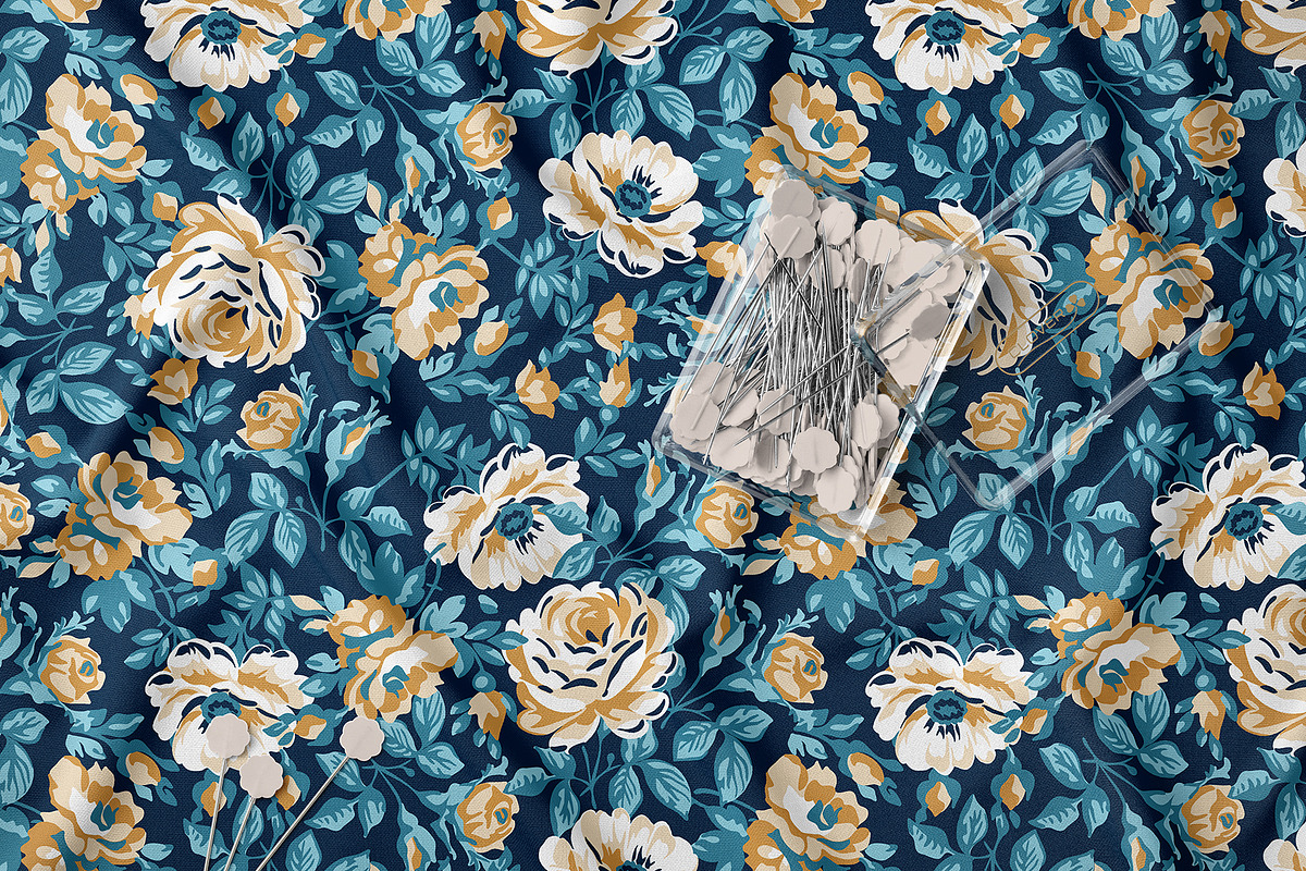 Vintage Rose Floral Pattern Bundle, a Pattern Graphic by StudioGlouna (Photo 9 of 11)