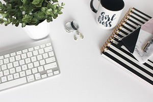 Black and white girl boss desktop