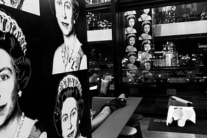 Pop Art Queen Portrait Wall, a Photo by Polako´s World