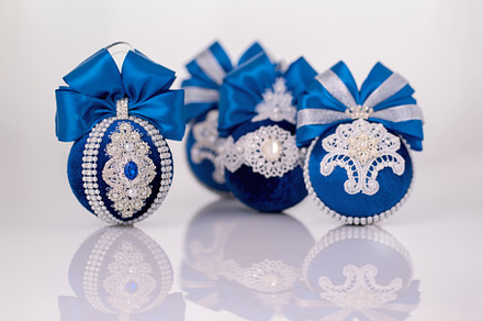 Christmas decoration balls
