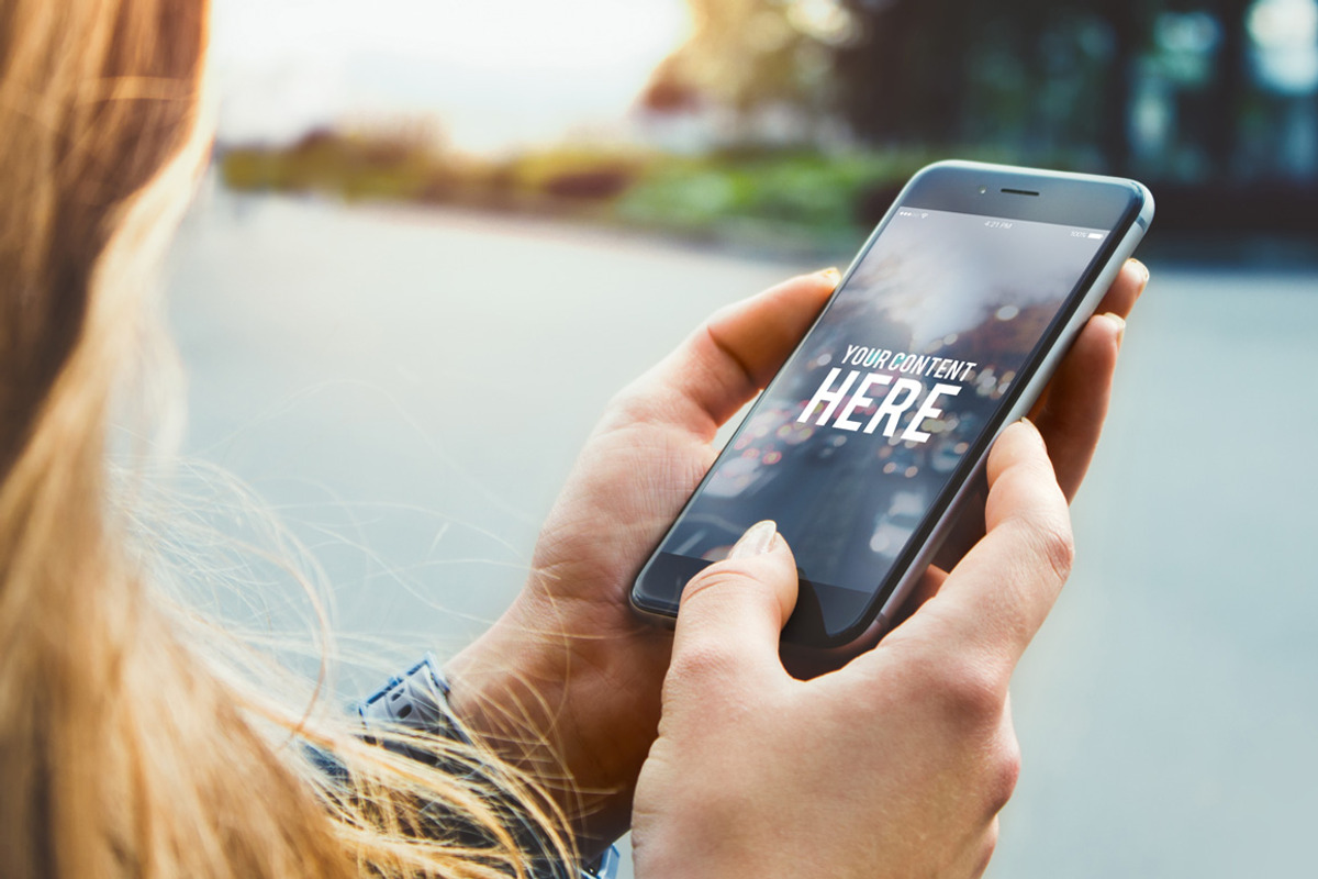 5 PSD Mock-ups, an iPhone Mockup by Egor Shkolnikov (Photo 2 of 5)