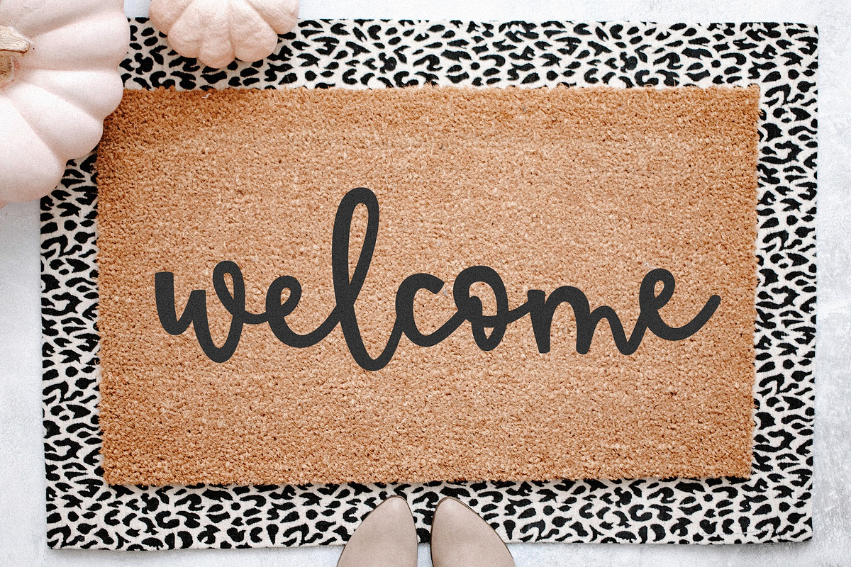 Alluring - A Handwritten Script Font preview 5