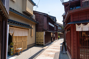 Traditional wooden alleys in Higashi-chaya, Kanazawa, Japan