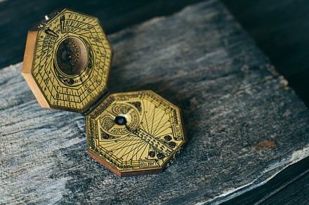 Details of the old compas featuring compas, compass, and old