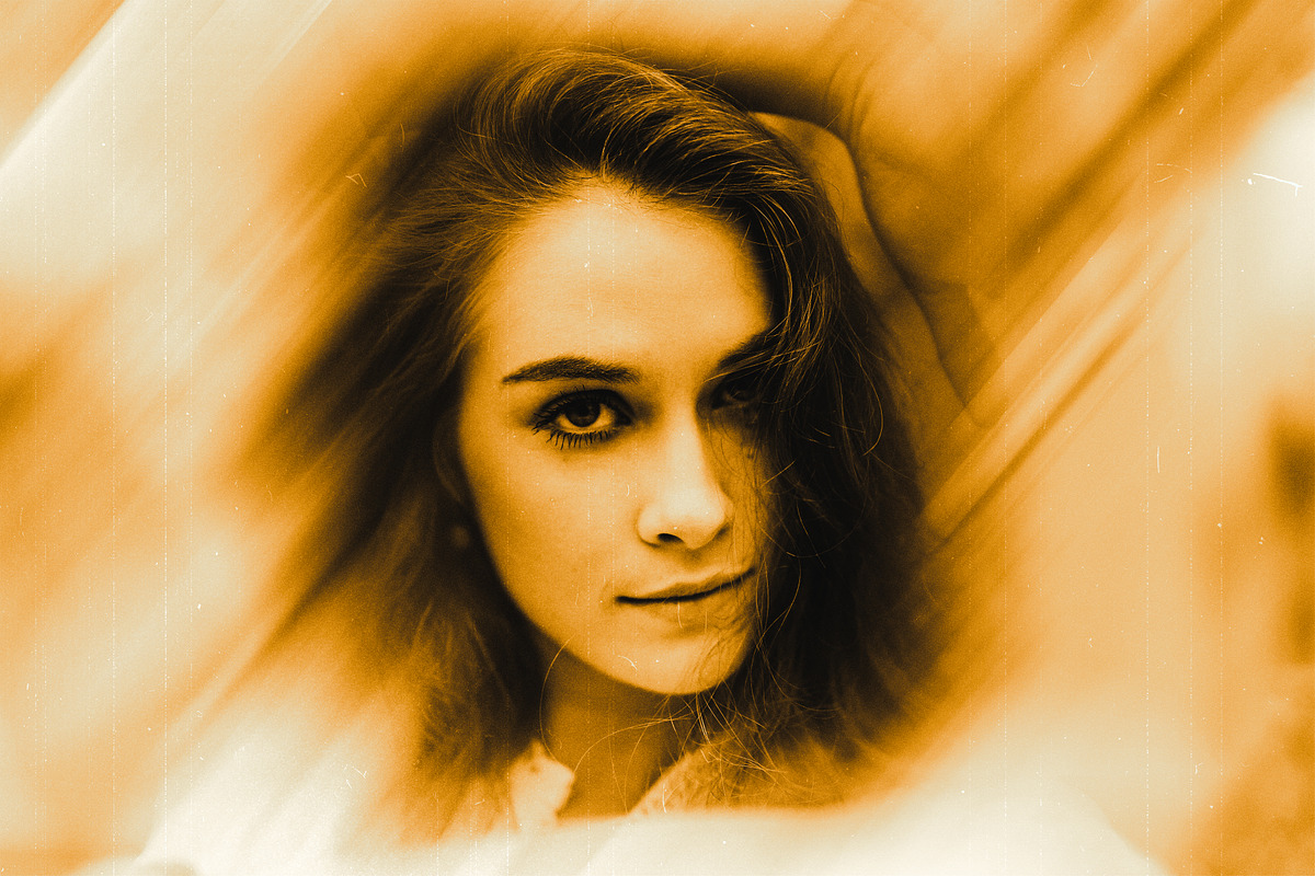 Aura Blur Photo Effect (PSD), a Layer Style Add-On by Posterfello (Photo 3 of 3)