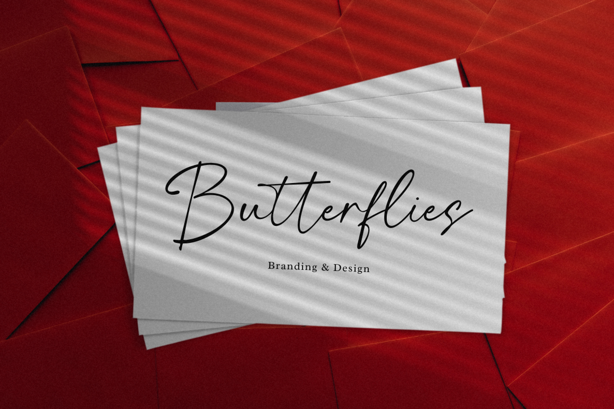 Hamiston - Signature Font, a Script Font by Sronstudio (Photo 5 of 19)