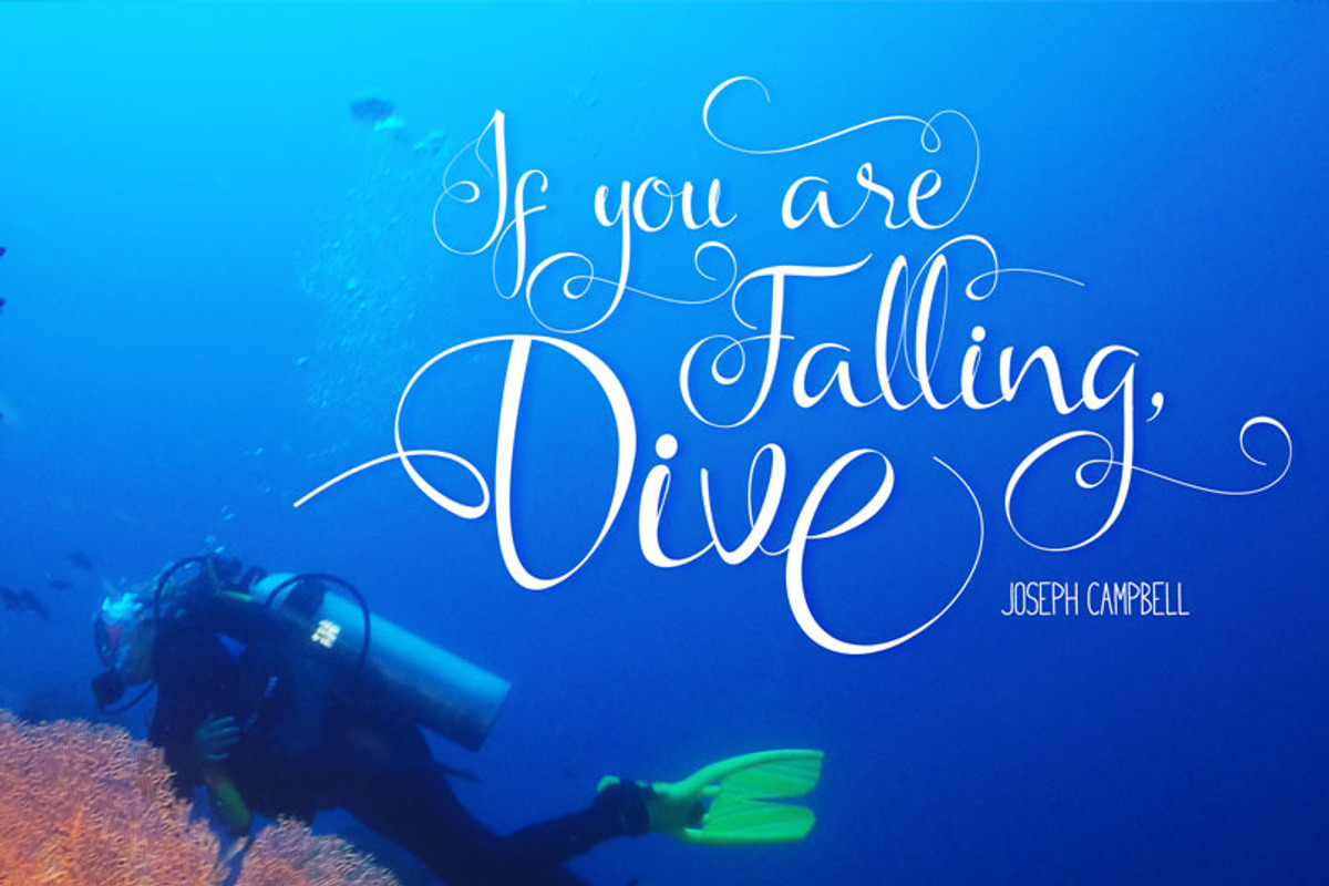 Cobully Script Font preview 6