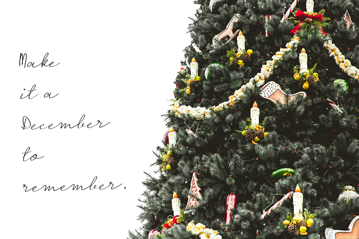 Under the Mistletoe- Script Font preview 2