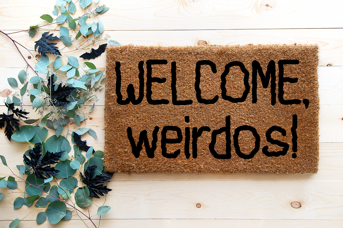 Creepy Crawly Display Font, a Handwritten Font by Beck McCormick (Photo 7 of 10)