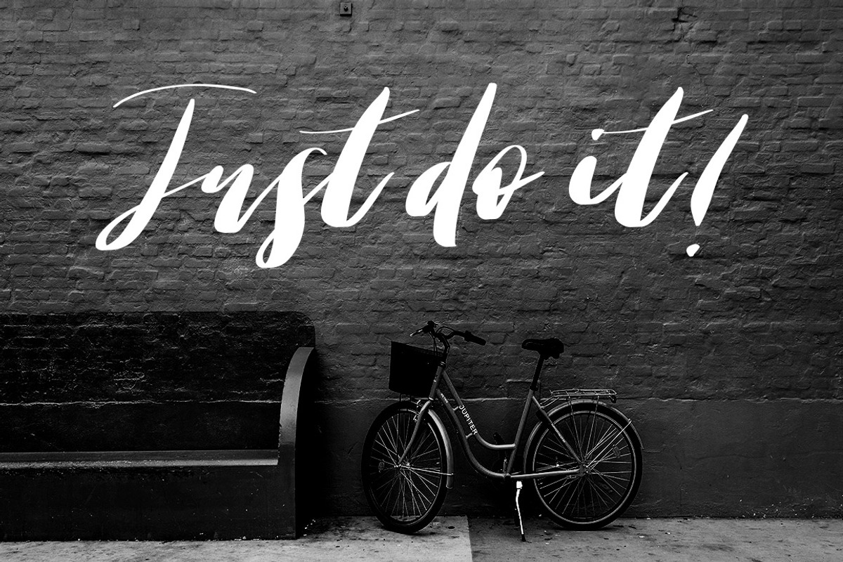 Tyndust Script Font preview 5