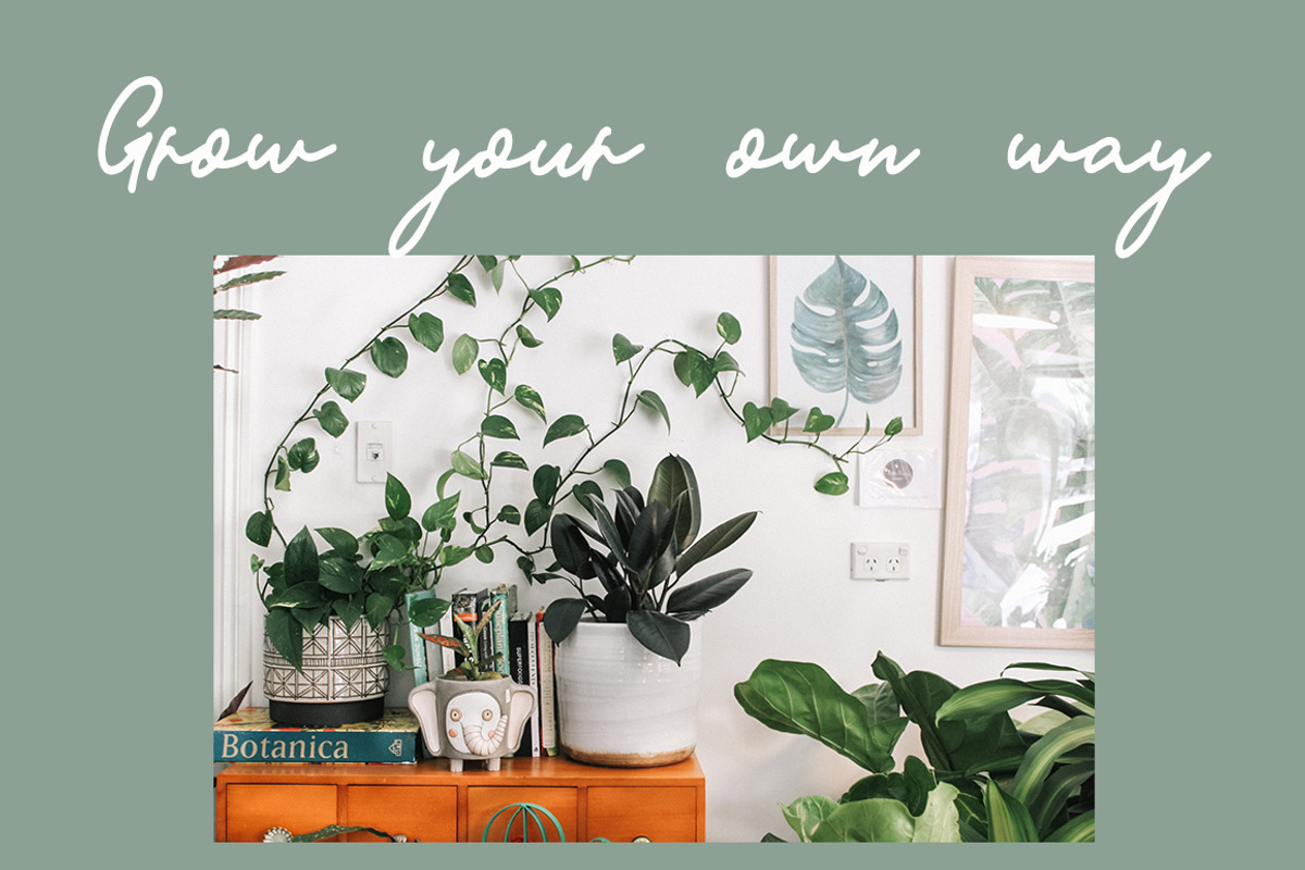 Ruby Green Cyrillic & Latin, a Script Font by Katie Holland (Photo 5 of 6)