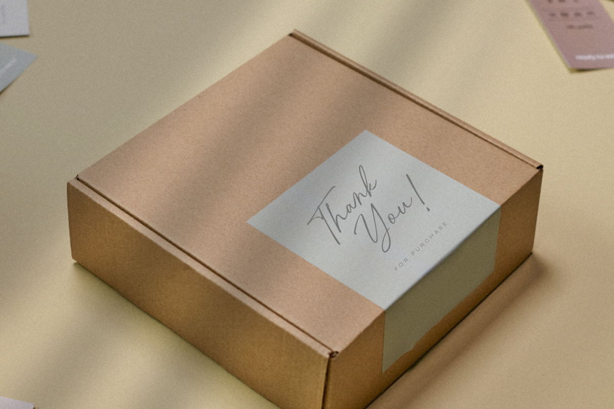 Hamiston - Signature Font, a Script Font by Sronstudio (Photo 17 of 19)