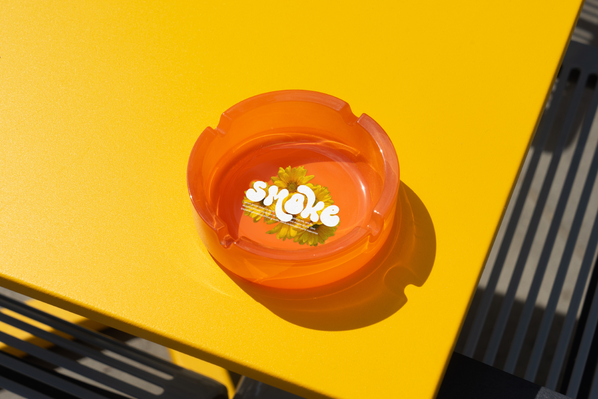 Super Wave - Retro Groovy Font, a Serif Font by Pandeka Studio (Photo 11 of 14)