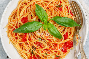 Spaghetti with tomato sauce