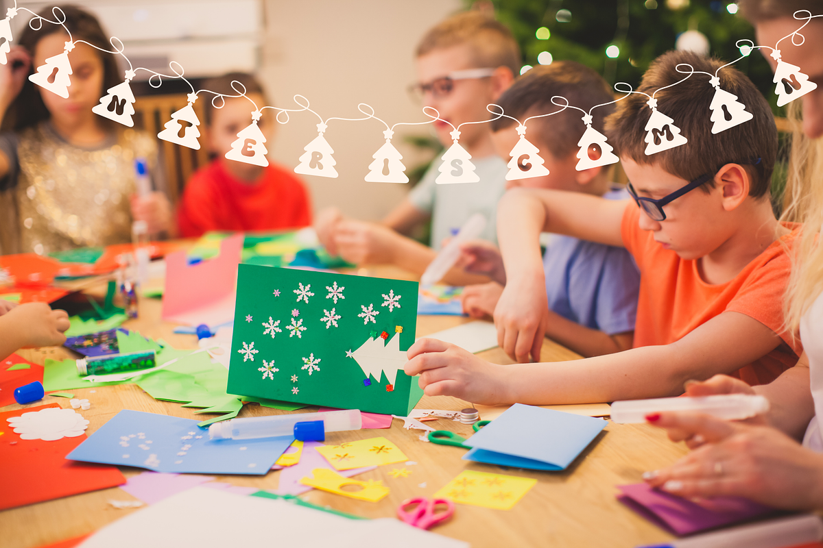 Christmas Garlands - Christmas font, a Symbol Font by Brown Cupple (Photo 2 of 5)