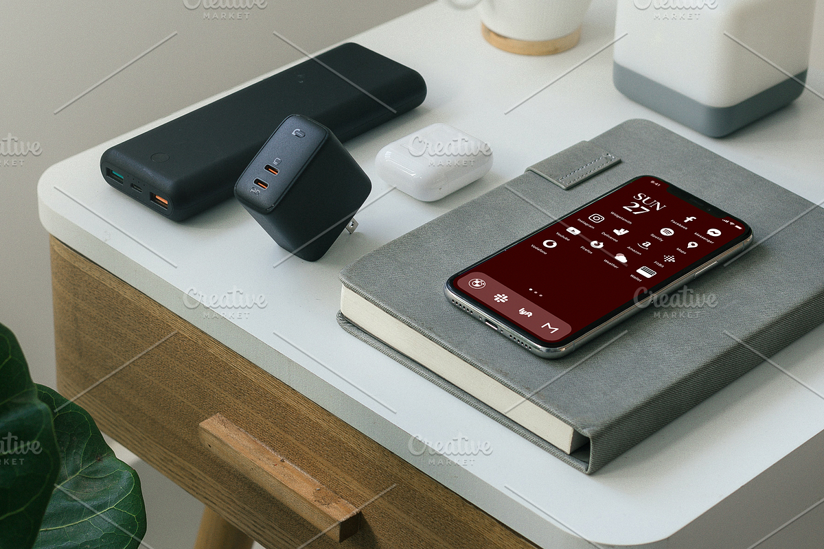 iOS 14 Luxury iPhone App Icons • R, an Icon by Homescreen Pro (Photo 5 of 6)