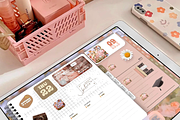 Elegant Lady iPad and iPhone Theme, a Background Graphic by BeeRubby (Thumbnail 4 of 10)