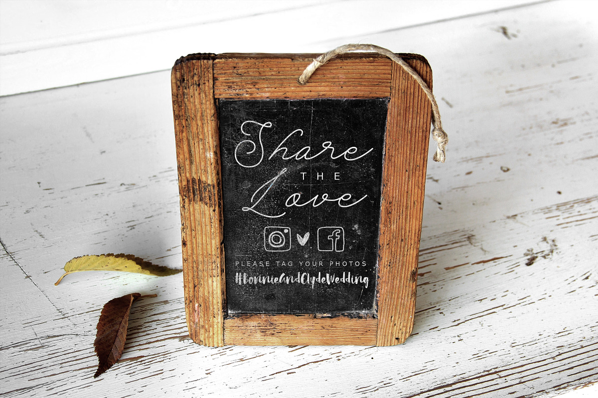 Arzeti wedding logo script font preview 8