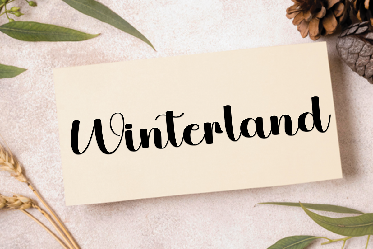 August, a Handwritten Font by InermediaSTUDIO (Photo 5 of 7)