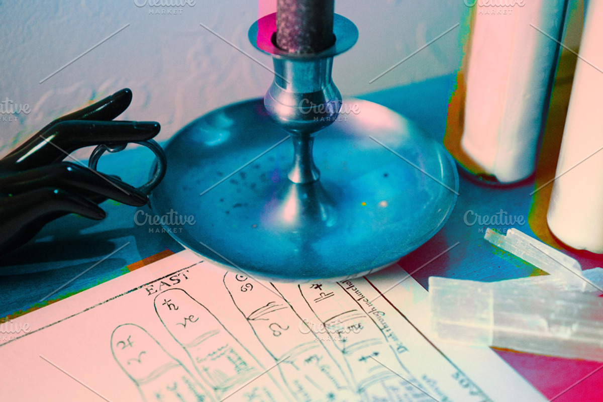 Divine Hand Tarot Photo Stock, an Arts & Entertainment Photo by House of Divine Style (Photo 5 of 16)