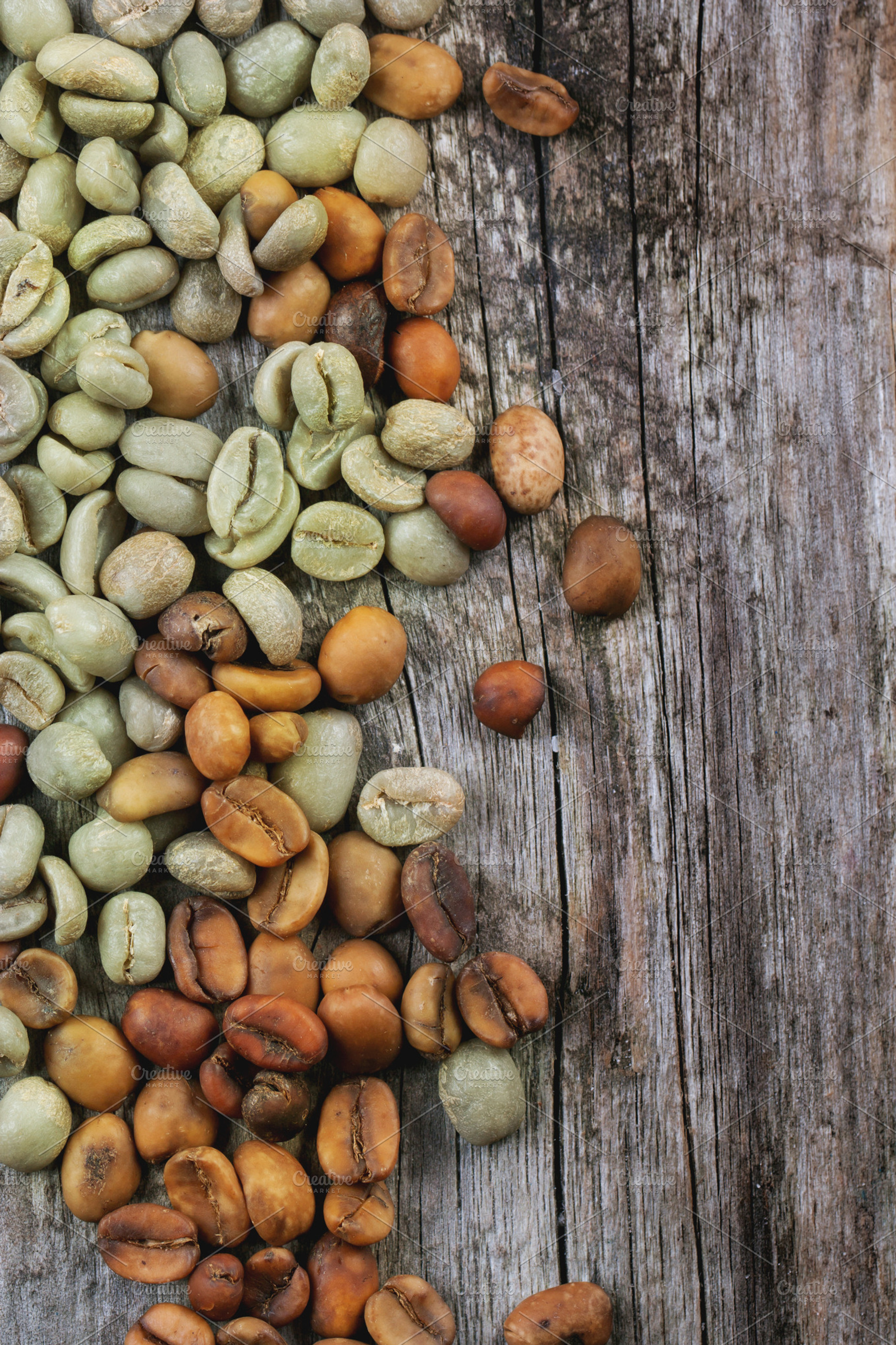 Green and brown coffee beans featuring coffee, green, and coffe