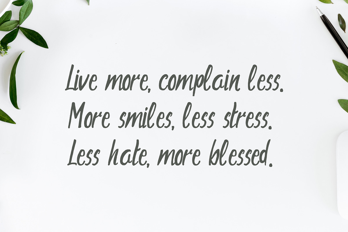 Aharon Handwritten Brush Font preview 3
