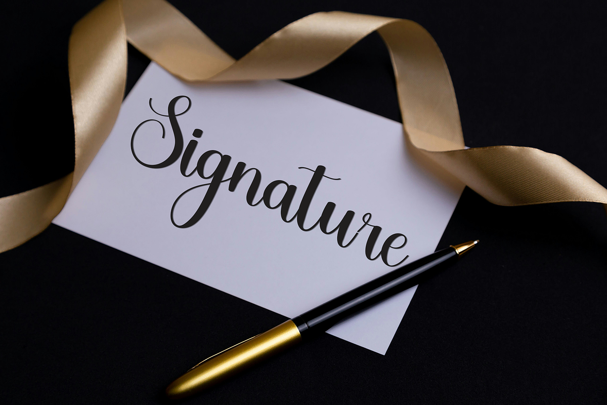 Simple Wonderful, a Handwritten Font by FreshTypeINK (Photo 8 of 8)