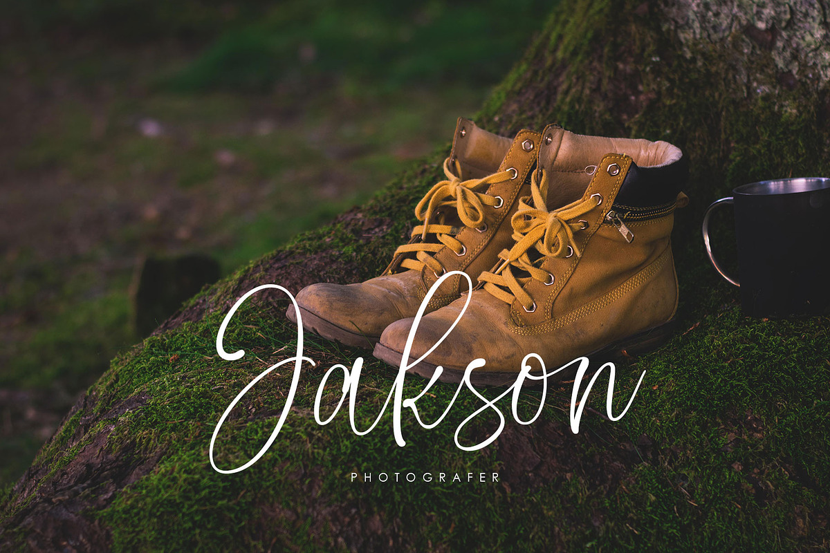 Songket Handwritten Script, a Script Font by moriztype (Photo 3 of 8)