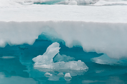 Iceberg In Fog preview 5