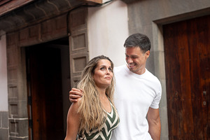 Romantic couple sharing a moment during a city vacation, a Person Photo by etorres69