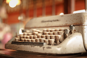 Old and rusty type writer