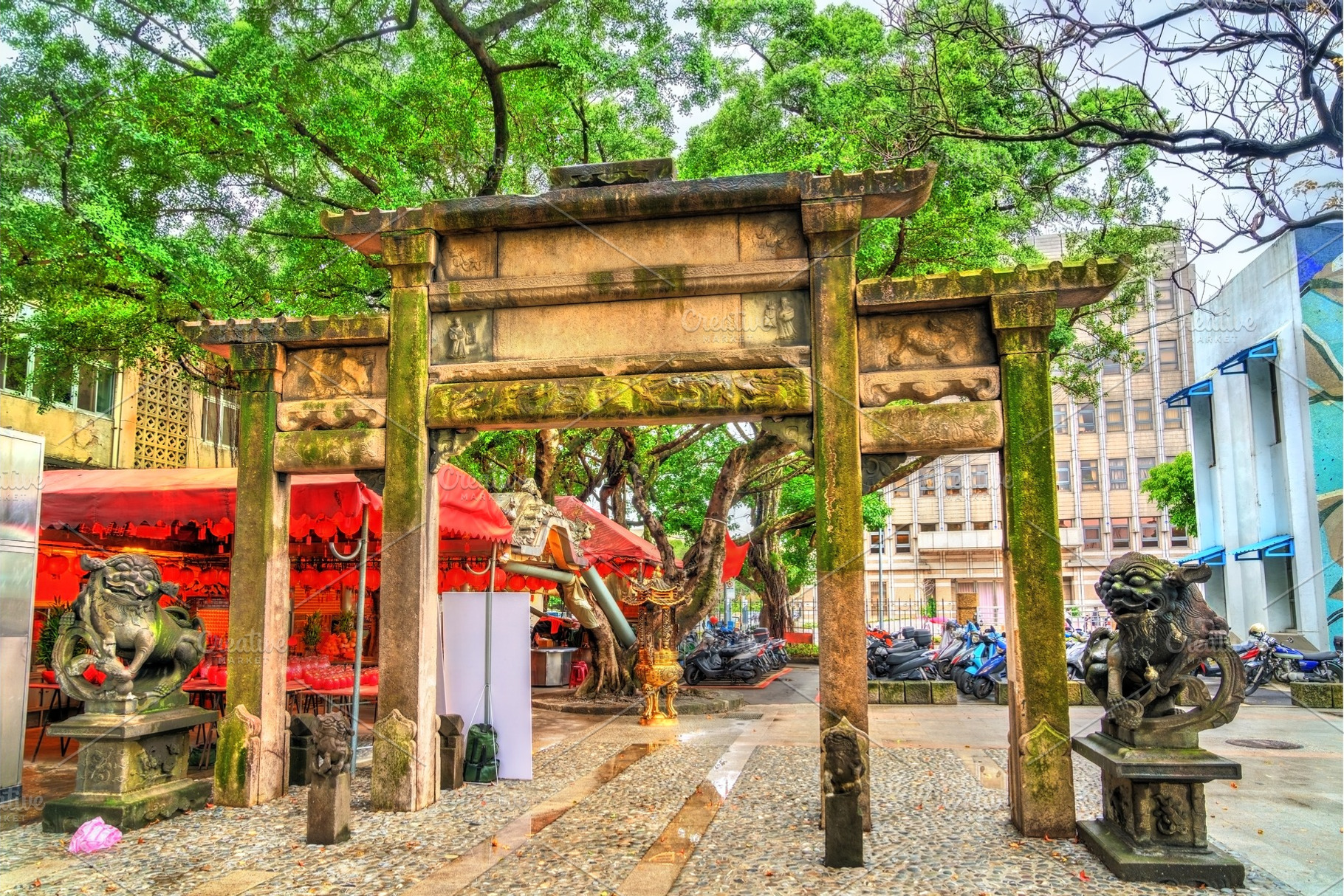 Hong Tengyun Memorial Arch in Taipei, an Architecture Photo by Leonid Andronov