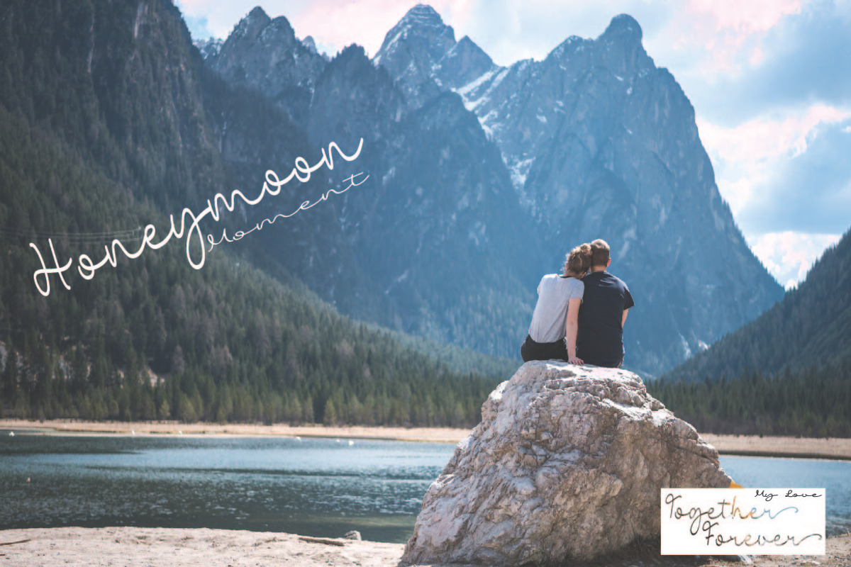 Melaney, a Script Font by AleraStudio (Photo 5 of 6)