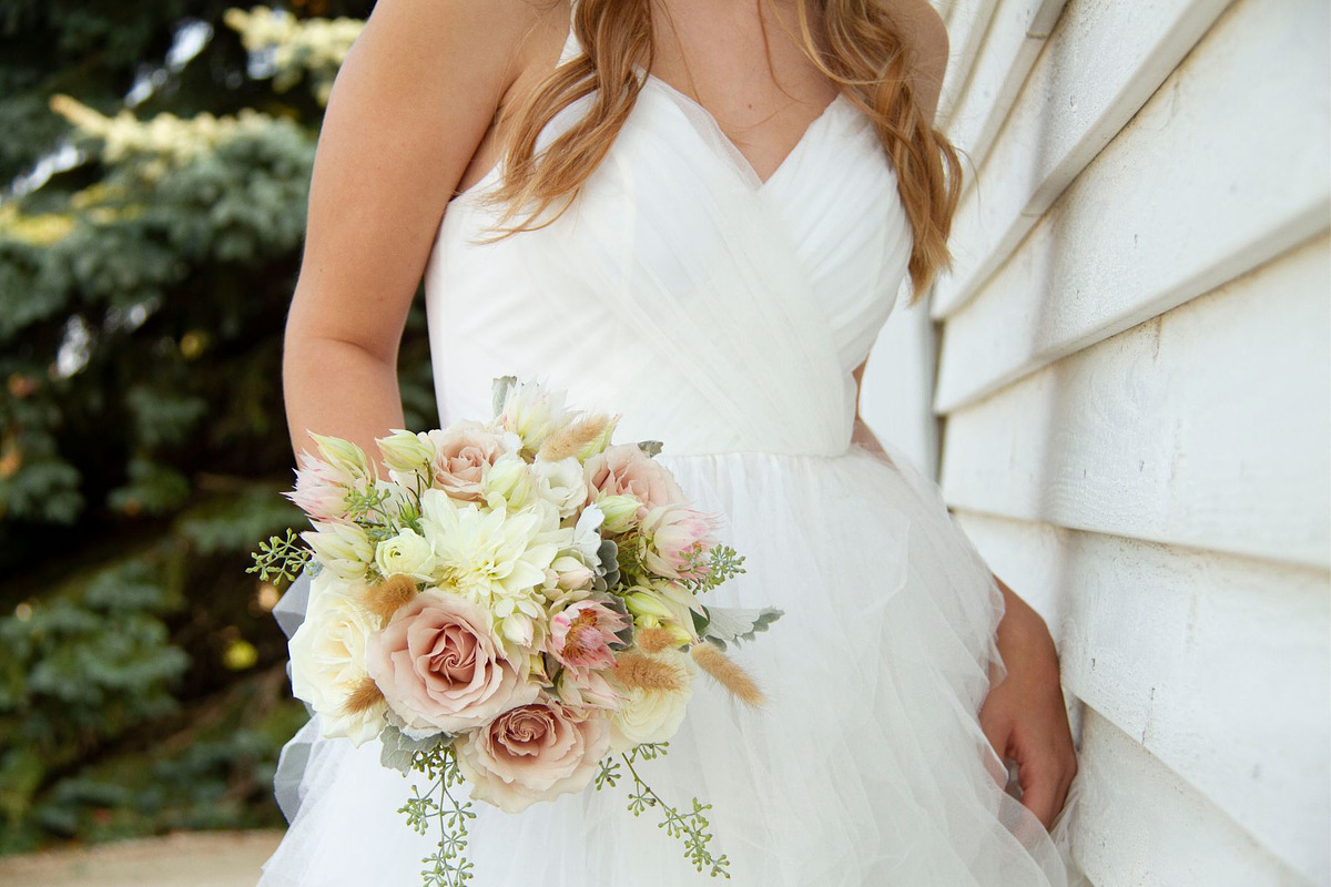 Blush Bridal Bouquet Photo Set, a Photo by Greenleaf Images (Photo 7 of 8)