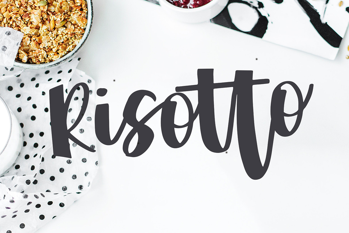 luffio Script Bold Font preview 2