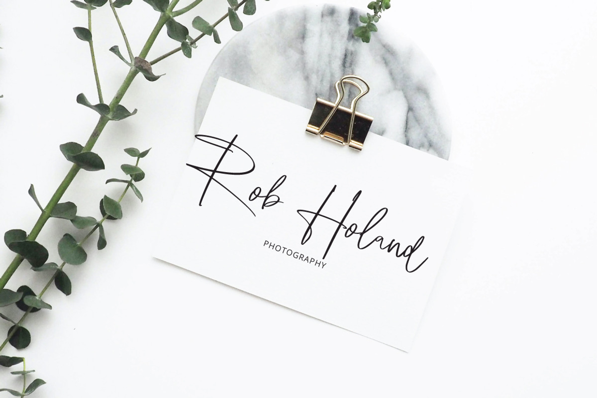 Hindya - Handwritten Signature, a Handwritten Font by tebaltipislab (Photo 5 of 9)