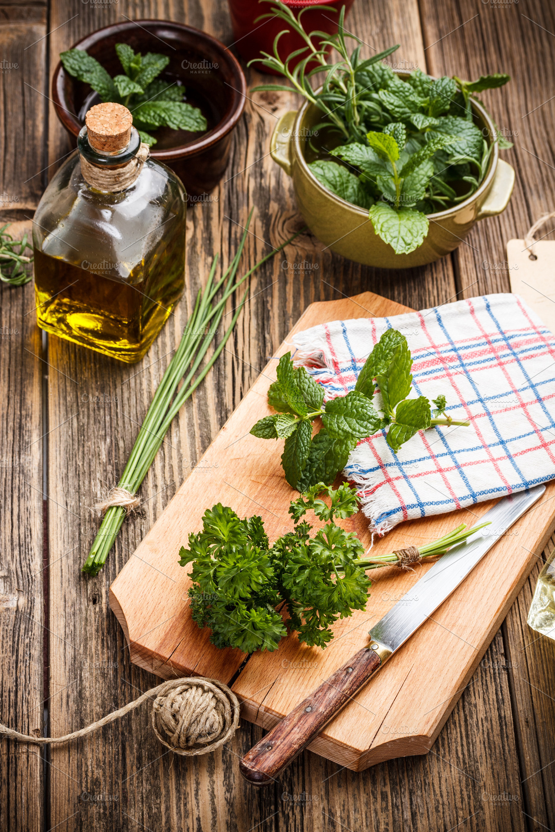 Herbs And Oil Containing Parsley Oil And Chives