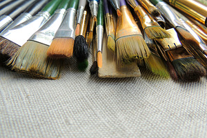Big variety of brushes and tools.