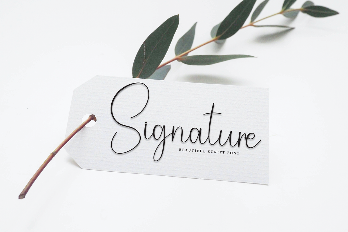 Simple Santa | Script Font, a Handwritten Font by Scratchones (Photo 5 of 8)