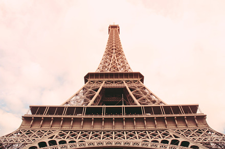 Small Eiffel Tower on Hand preview 6