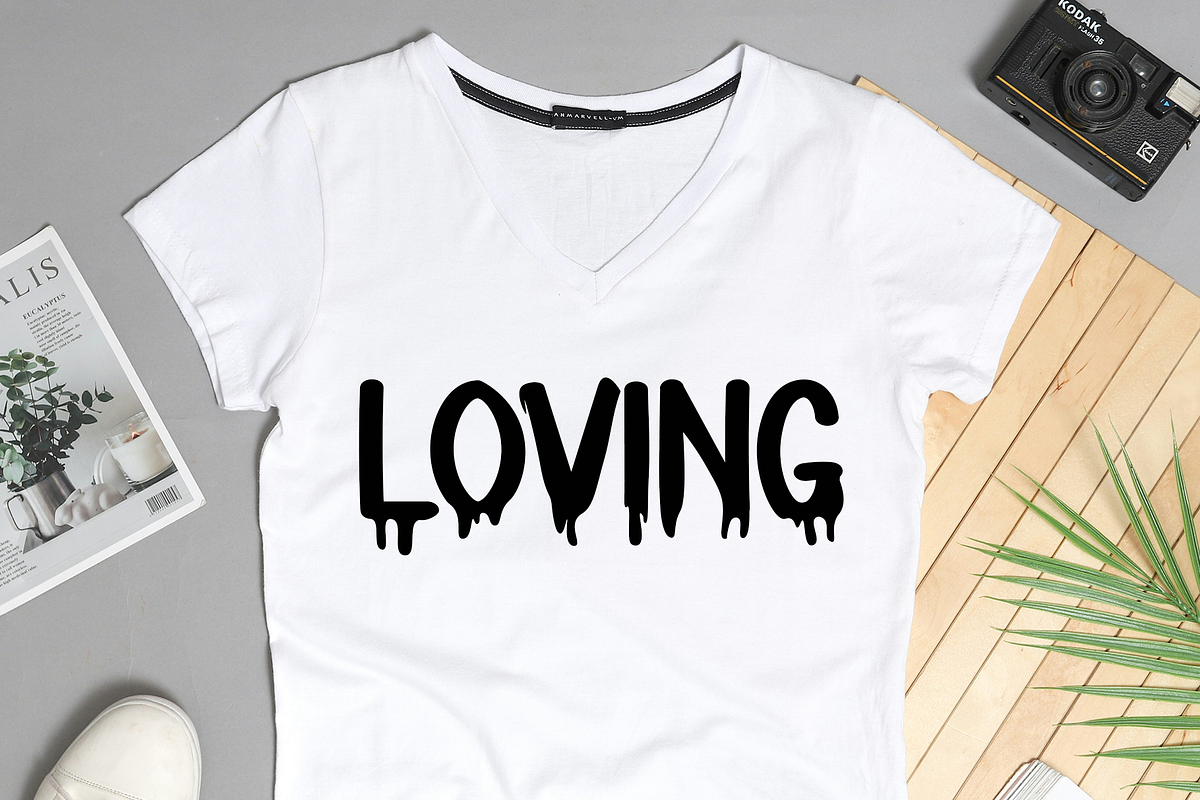 Blood Dripping, a Script Font by InermediaSTUDIO (Photo 3 of 8)