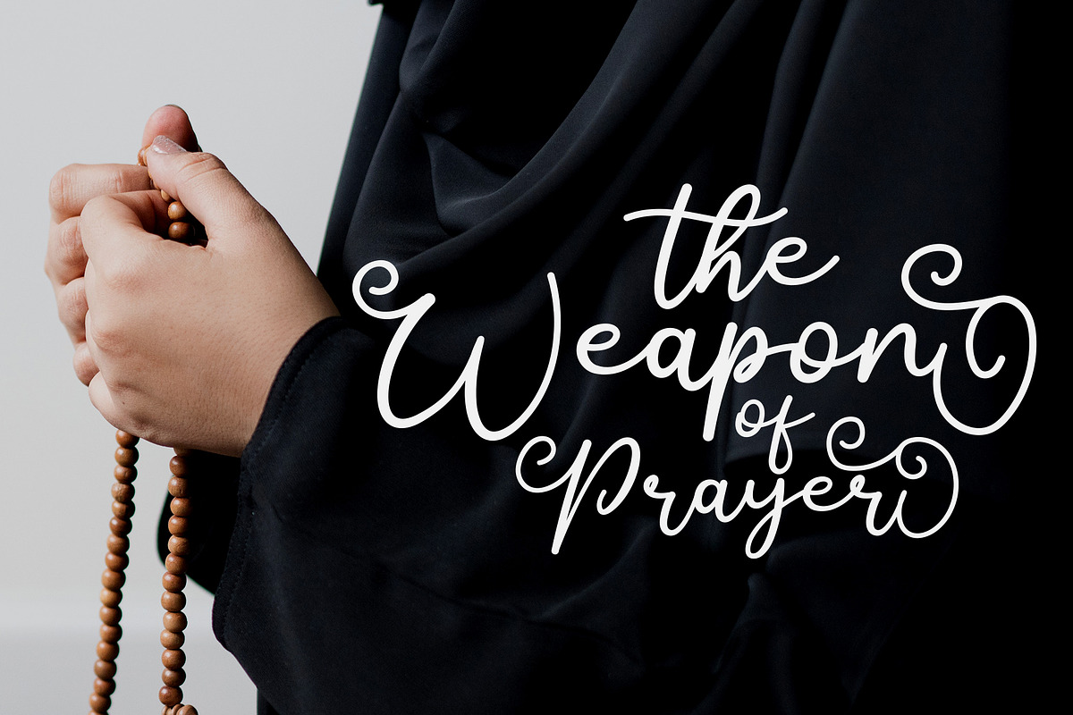 Salahe - a funcy cursive font preview 8