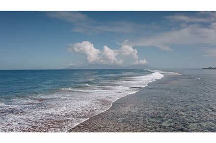 Gentle waves crashing on the shallow, a Nature Photo by Goinyk