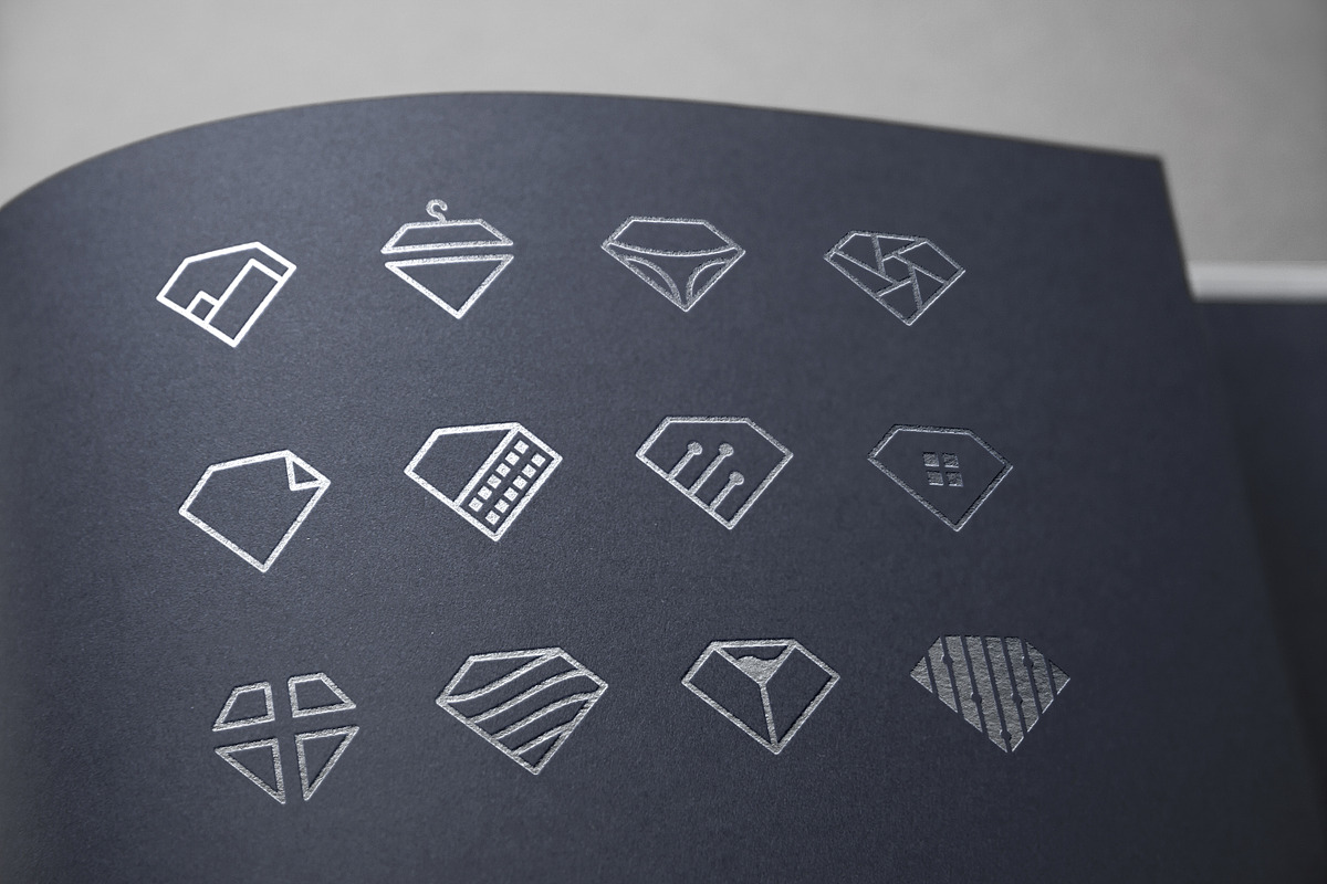 32 Brilliant Diamond Logo Templates, a Templates & Theme by Brandspark (Photo 9 of 11)