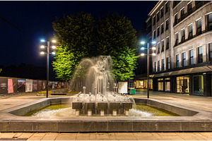 Fountain in Kaunas at night - Lithuania, an Architecture Photo by Leonid Andronov